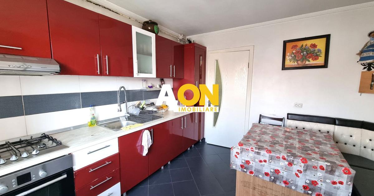 Apartament decomandat cu 3 camere în zona Cetate, Alba Iulia