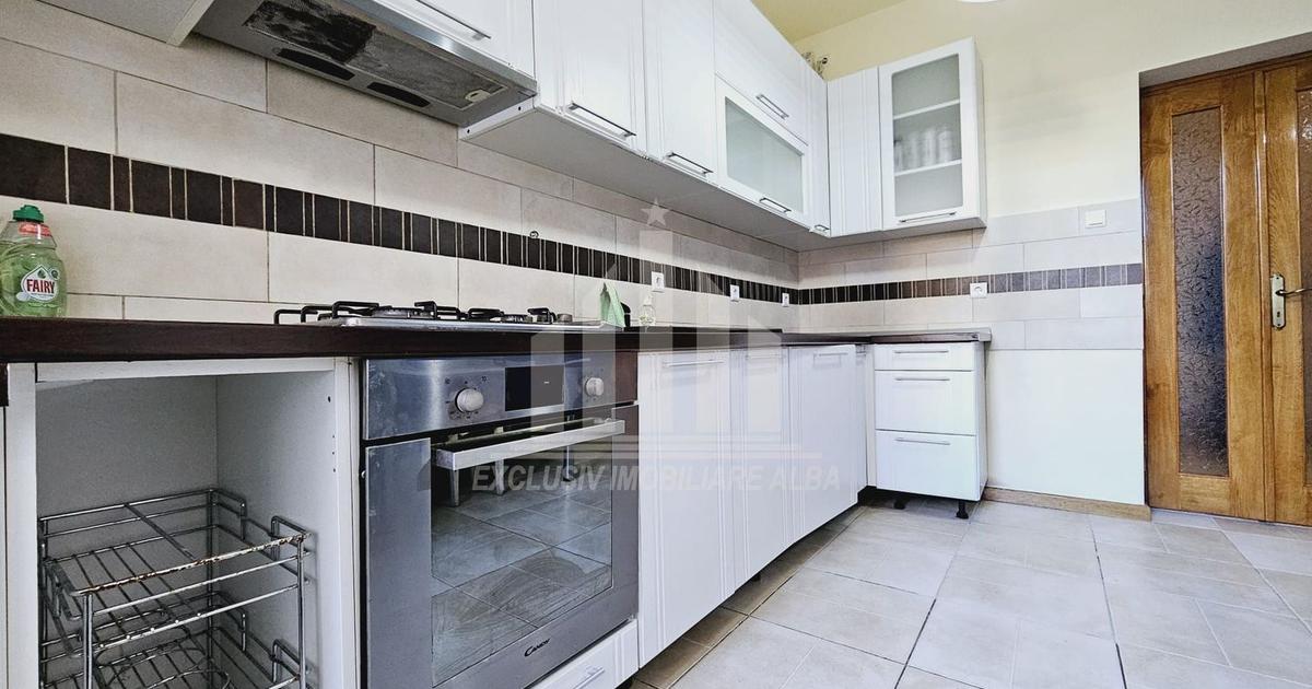 Apartament decomandat cu 3 camere în zona Cetate, Alba Iulia