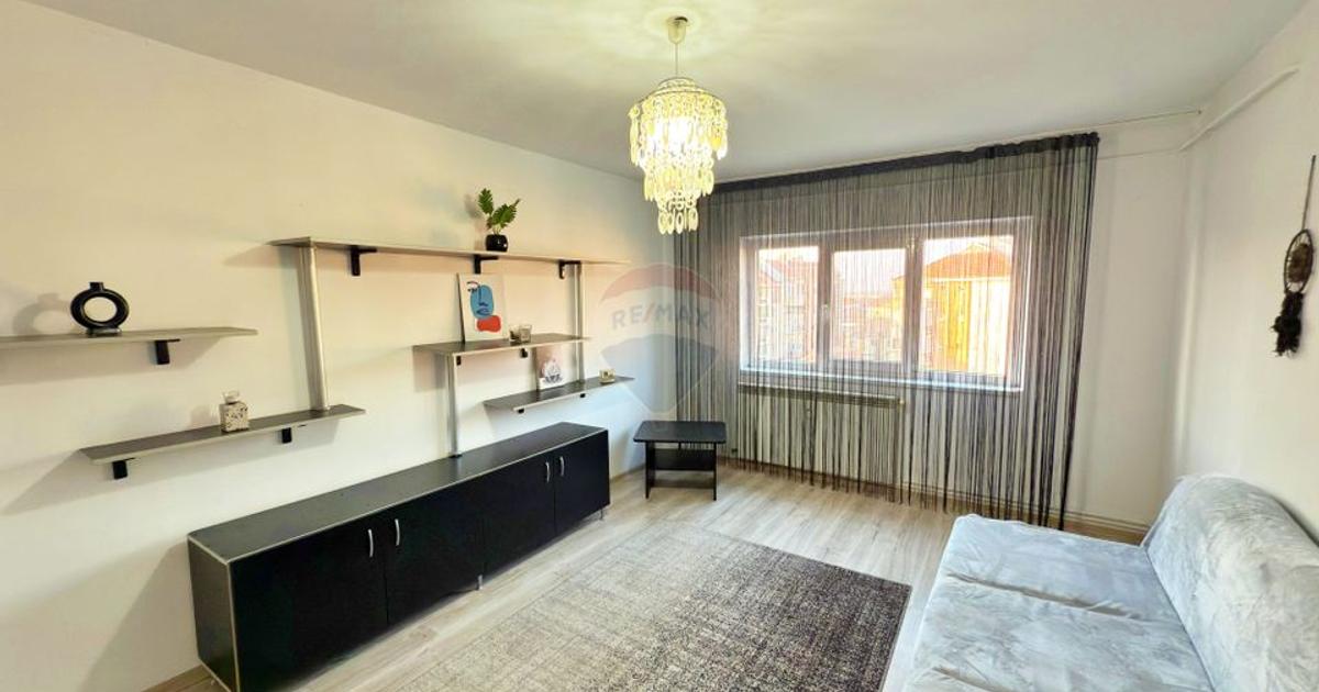 Apartament decomandat cu 3 camere în zona Alfa, Arad