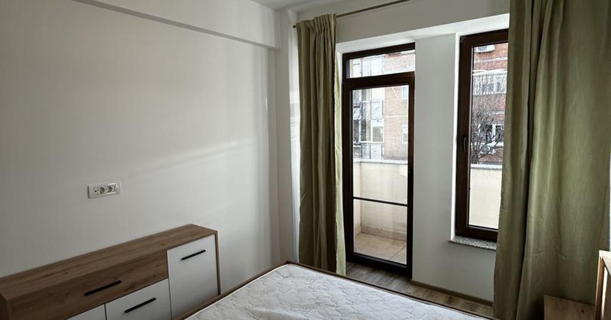 Apartament semidecomandat cu 3 camere în zona Alfa, Arad