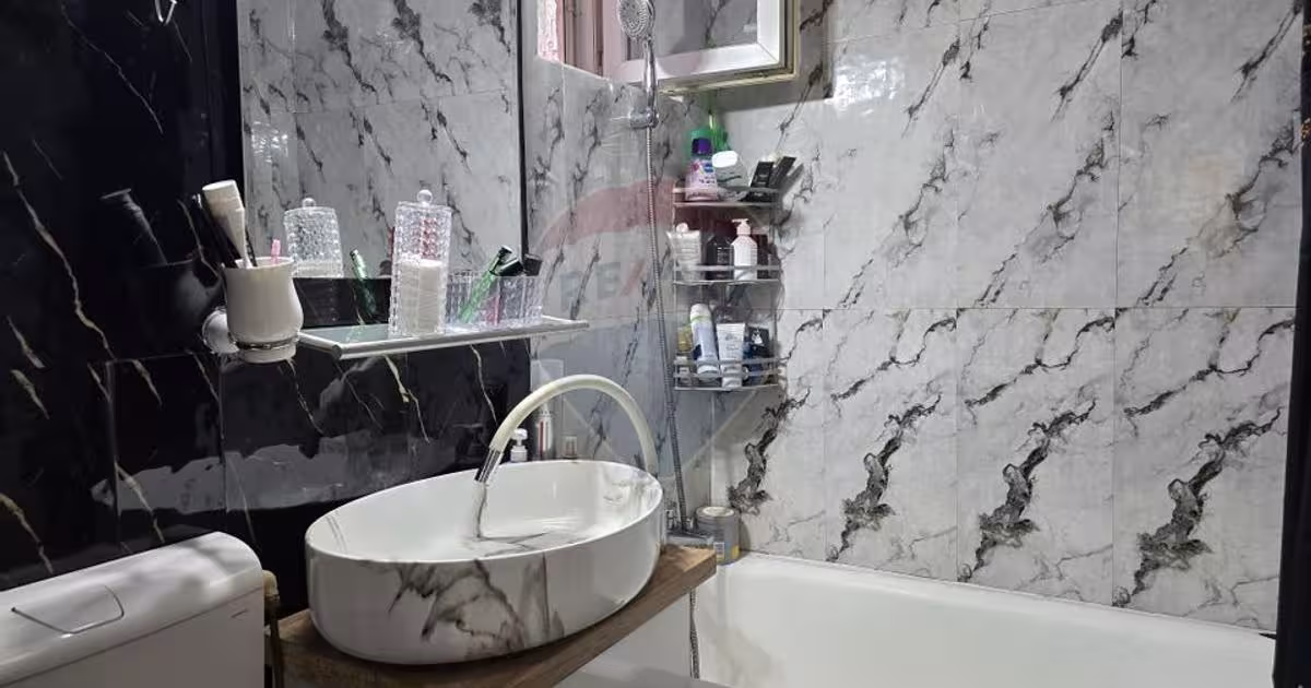 Apartament semidecomandat cu 3 camere în zona Aurel Vlaicu, Arad