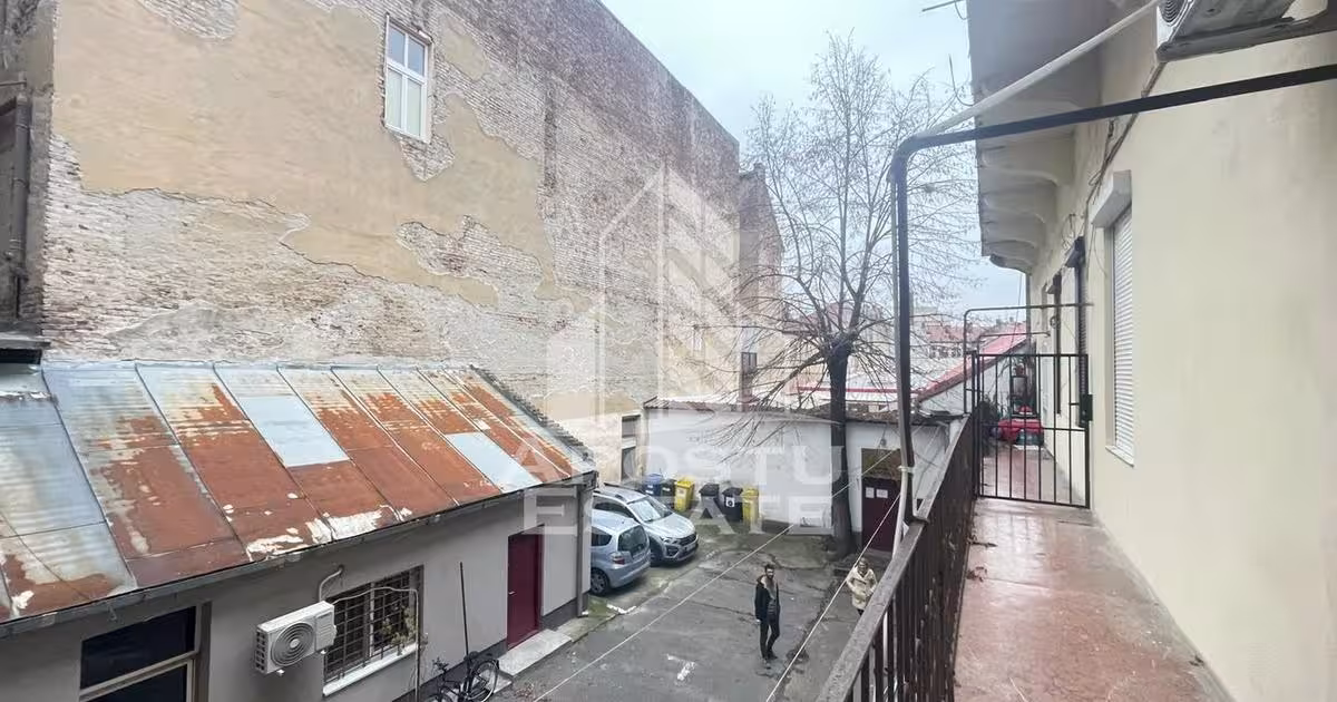 Apartament decomandat cu 2 camere în zona Central, Arad