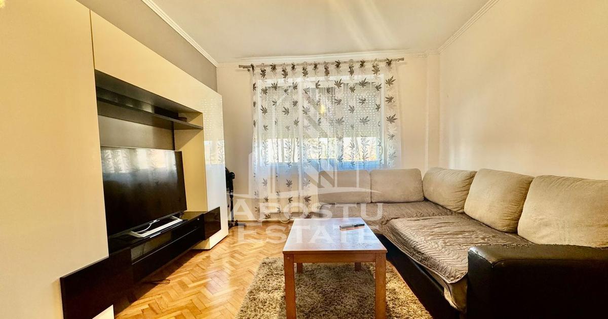 Apartament decomandat cu 3 camere în zona Central, Arad