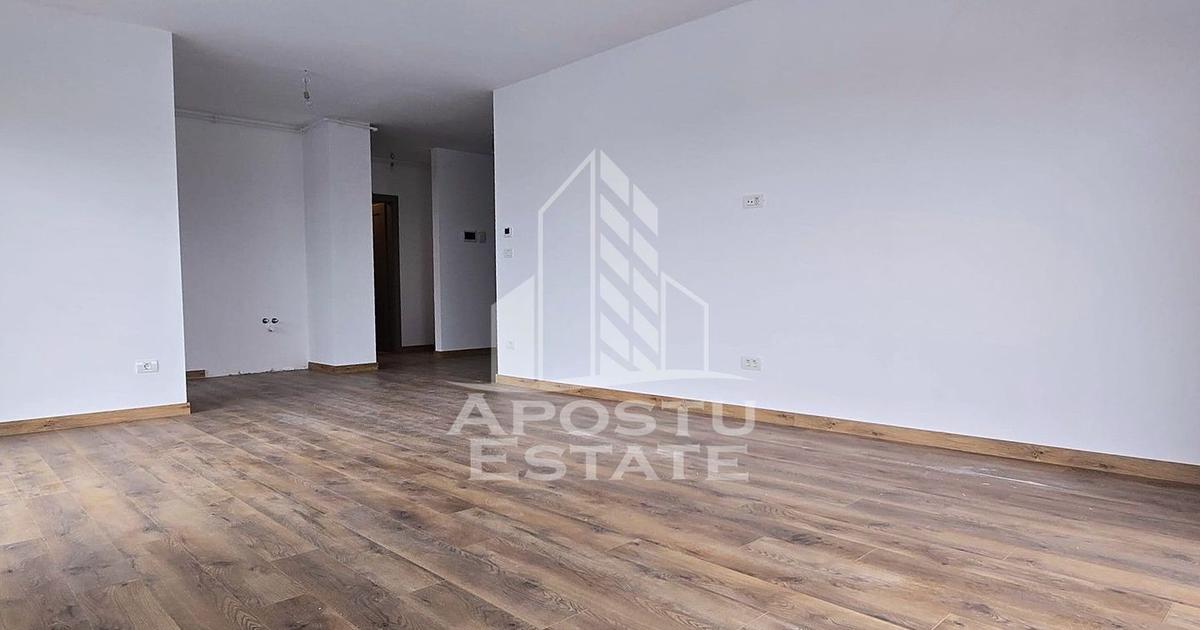 Apartament decomandat cu 3 camere în zona Confecții, Arad