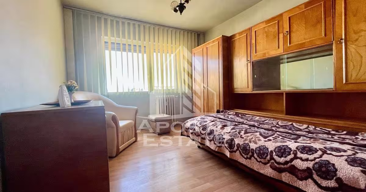 Apartament decomandat cu 3 camere în zona Fortuna, Arad