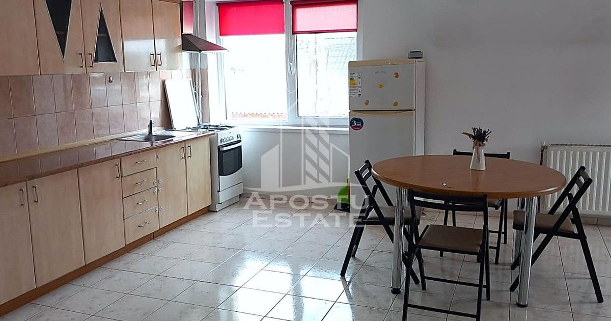 Apartament decomandat cu 3 camere în zona Grădiște, Arad