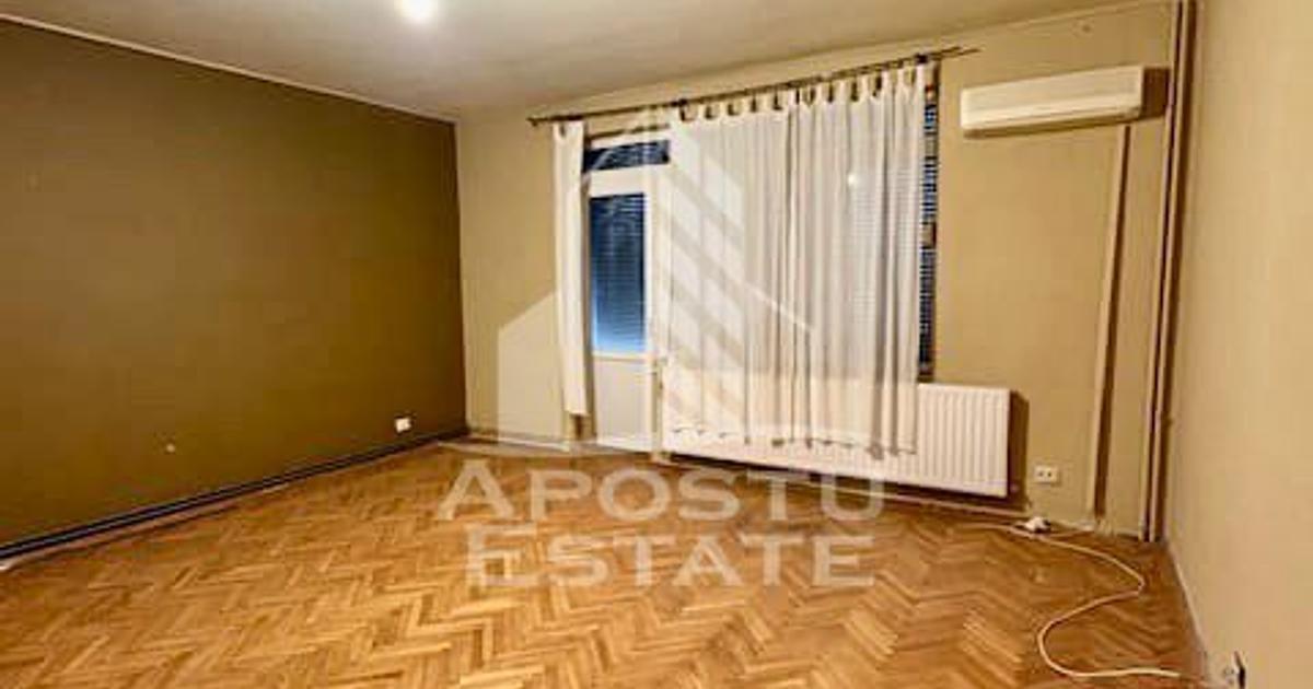 Apartament decomandat cu 4 camere în zona Malul Mureșului, Arad