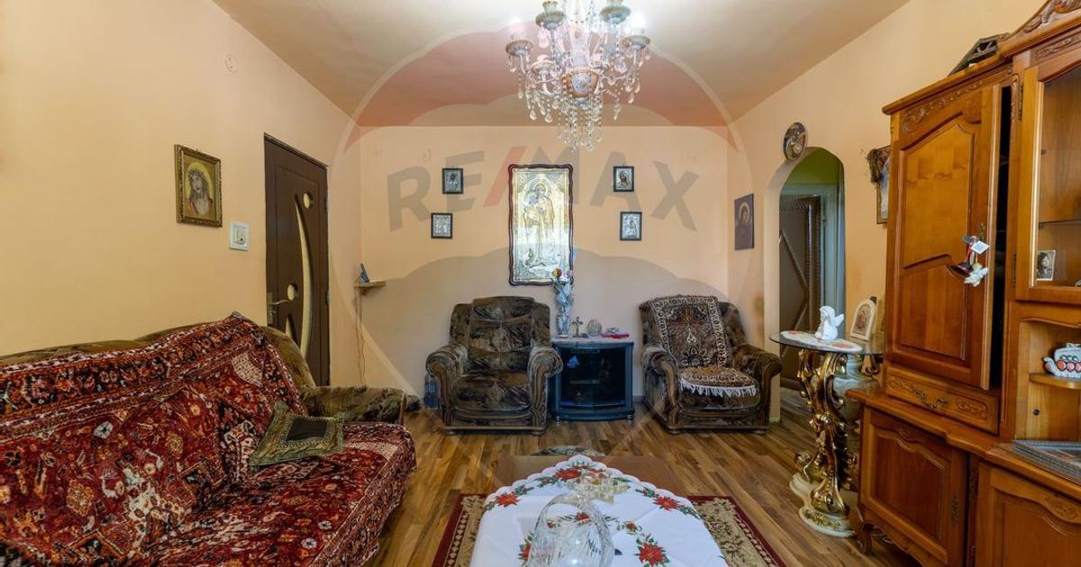 Apartament semidecomandat cu 3 camere în zona P-ța Gării, Arad