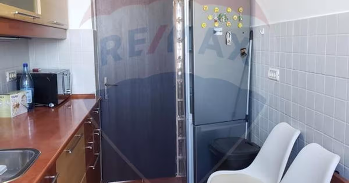 Apartament decomandat cu 3 camere în zona Polivalentă, Arad