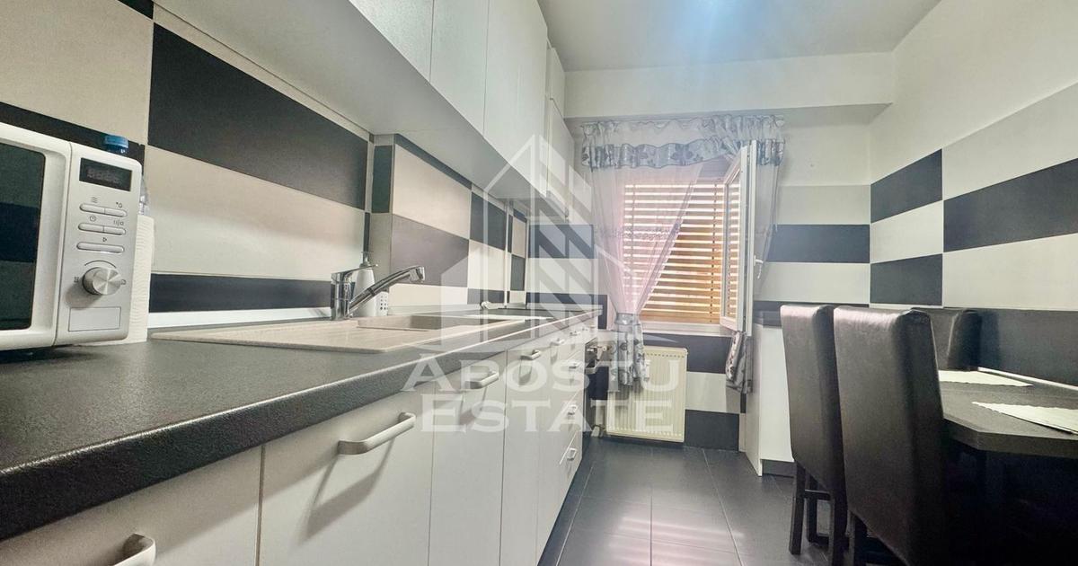 Apartament decomandat cu 2 camere în zona Polivalentă, Arad