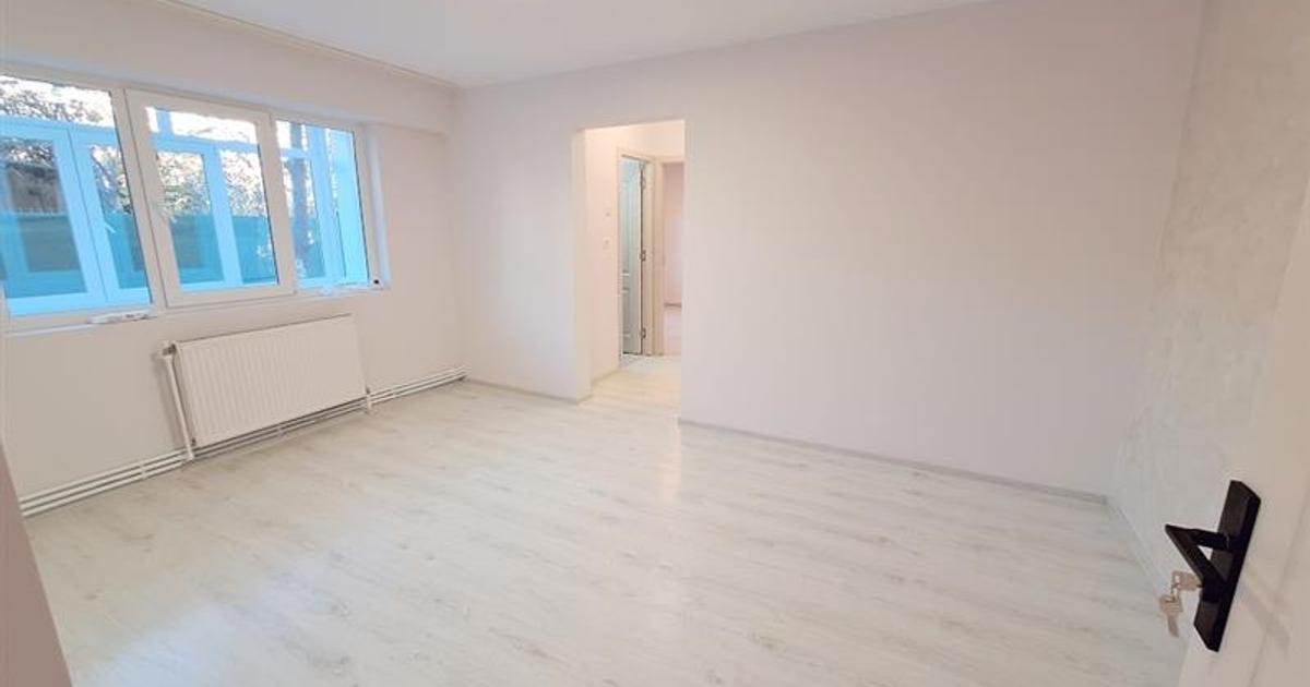 Apartament semidecomandat cu 3 camere în zona 9 Mai, Bacău