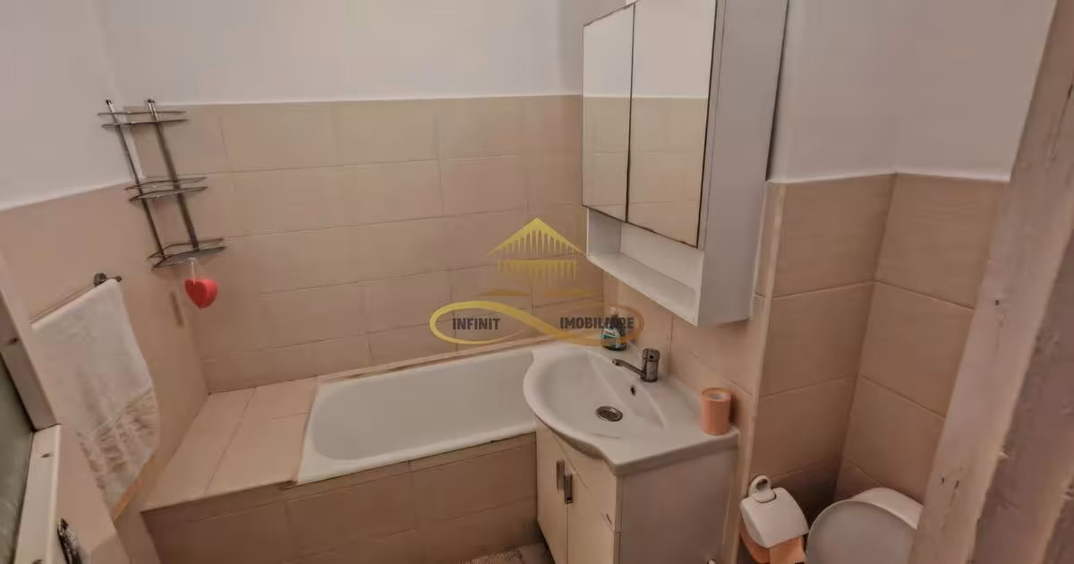 Apartament decomandat cu 3 camere în zona Alexandru cel Bun, Bacău