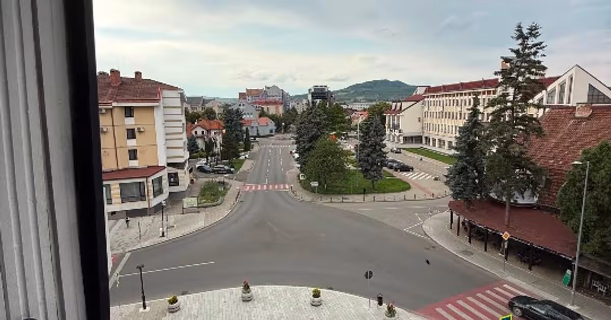 Apartament decomandat cu 3 camere în zona Central, Bistrița