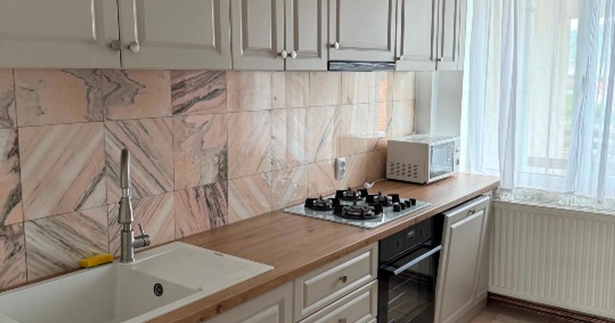 Apartament decomandat cu 3 camere în zona Central, Bistrița