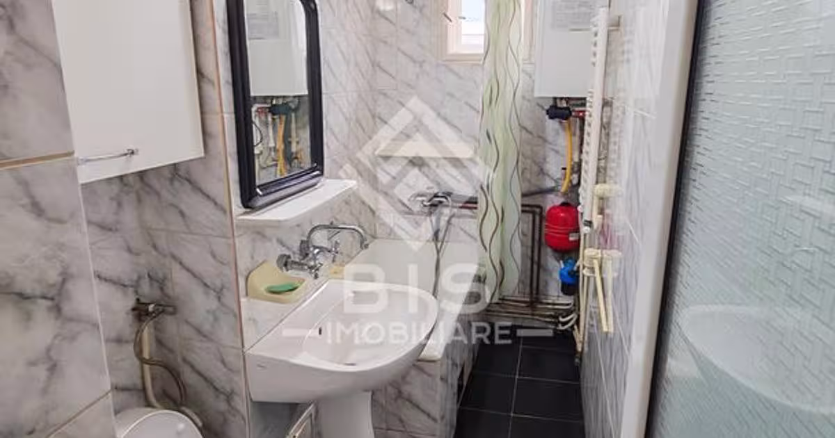 Apartament semidecomandat cu 2 camere în zona Decebal, Bistrița