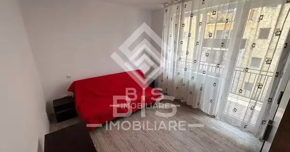 Apartament decomandat cu 3 camere în zona Vest, Bistrița