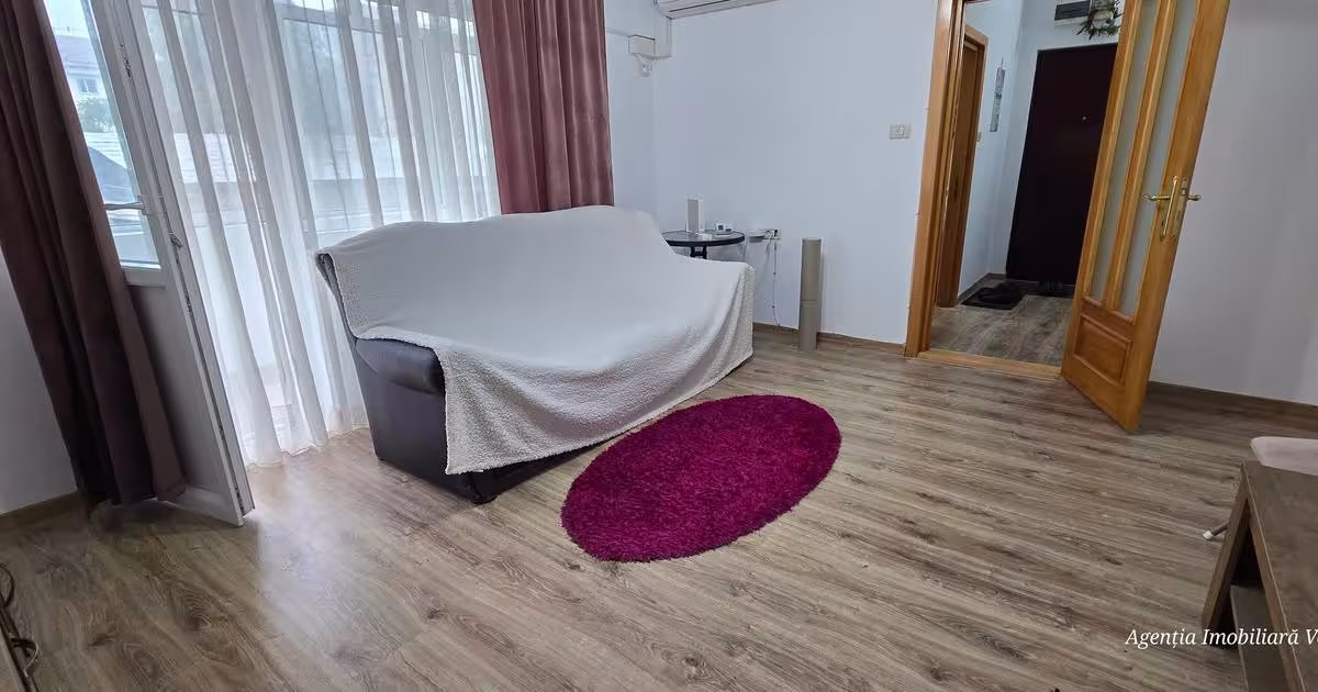 Apartament cu 3 camere în zona Ultracentral, Botoșani