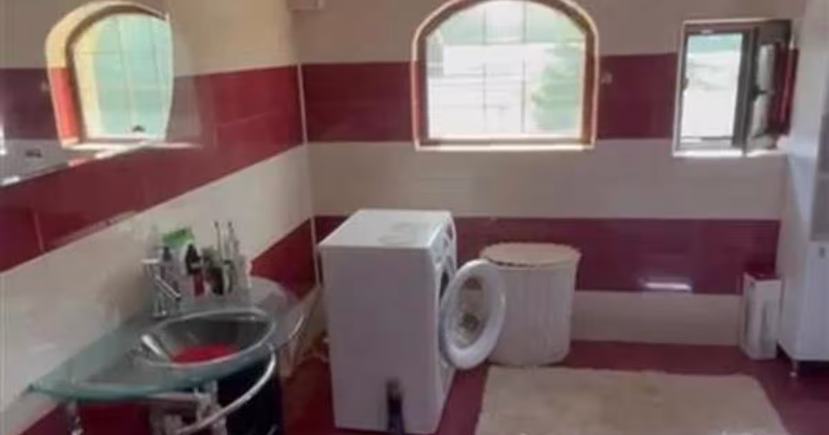 Apartament decomandat cu 4 camere în zona Apollo, Brăila