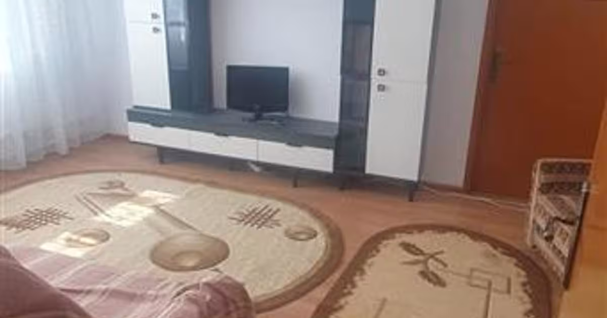 Apartament semidecomandat cu 3 camere în zona Apollo, Brăila