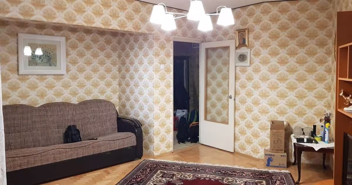 Apartament decomandat cu 3 camere în zona Călărași, Brăila