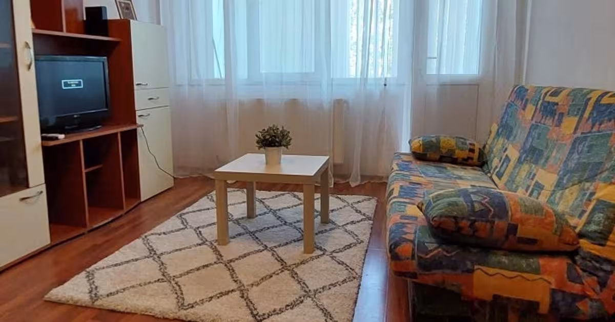 Apartament semidecomandat cu 3 camere în zona Independenței, Brăila