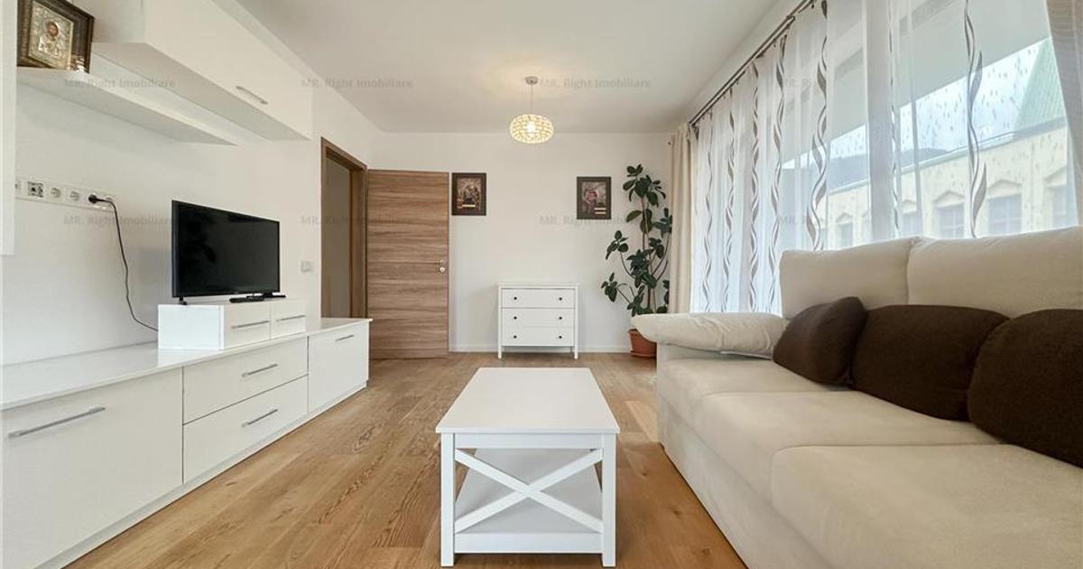 Apartament decomandat cu 3 camere în zona Central, Brașov