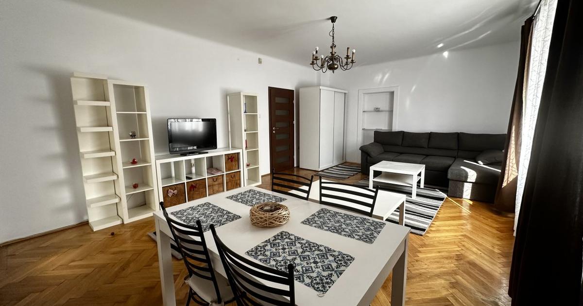 Apartament decomandat cu 2 camere în zona Centrul Civic, Brașov