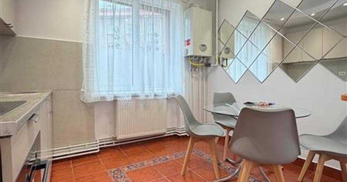 Apartament semidecomandat cu 2 camere în zona Centrul Civic, Brașov