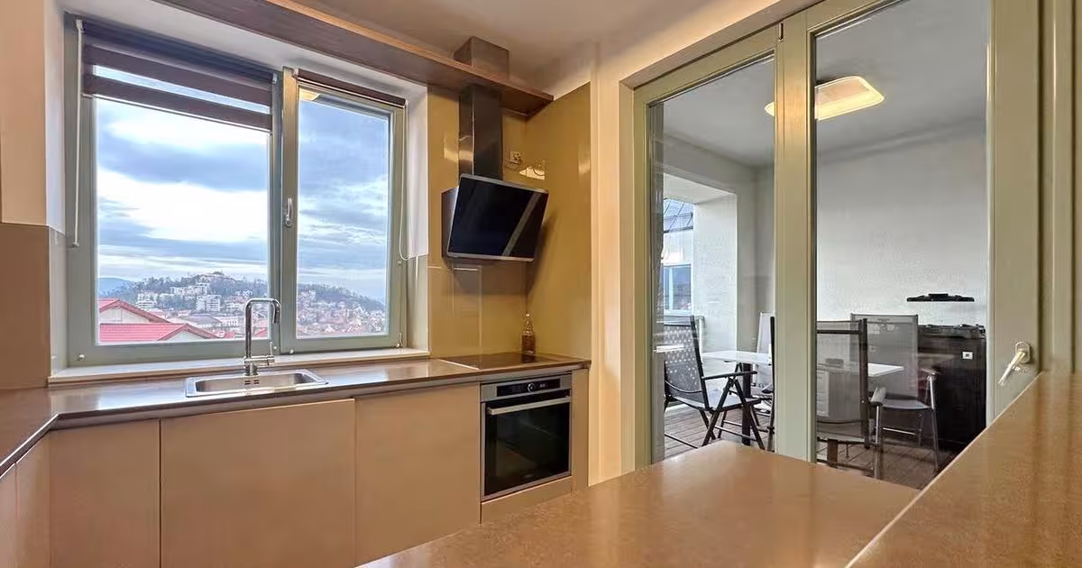 Apartament decomandat cu 3 camere în zona Centrul Istoric, Brașov