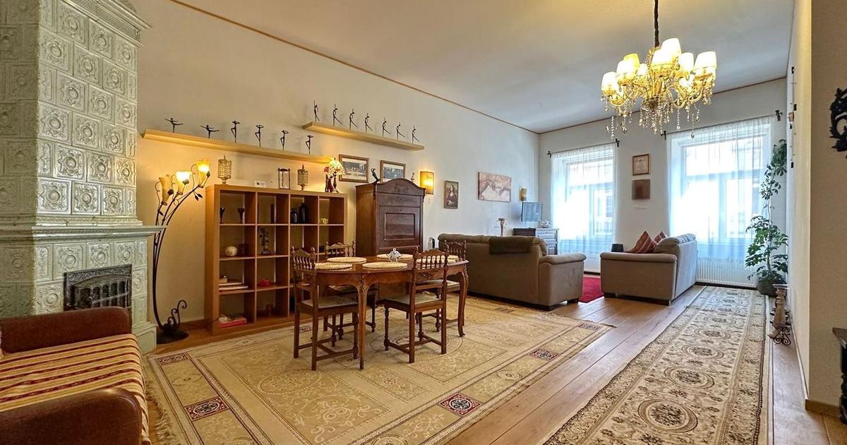 Apartament decomandat cu 3 camere în zona Centrul Istoric, Brașov