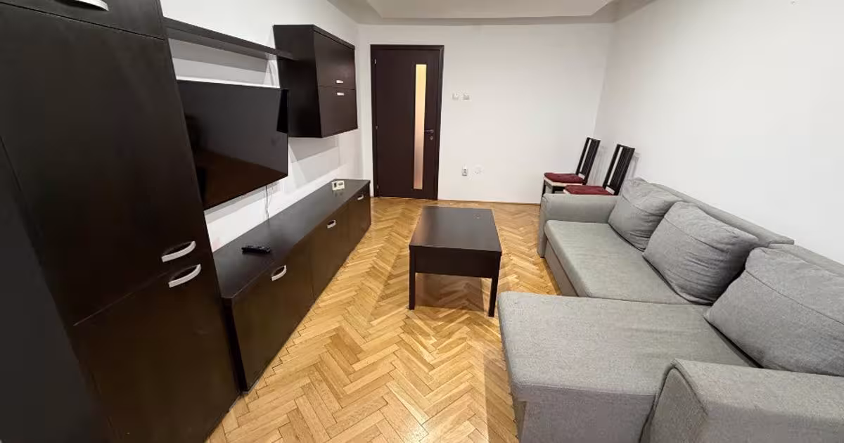 Apartament semidecomandat cu 3 camere în zona Florilor, Brașov