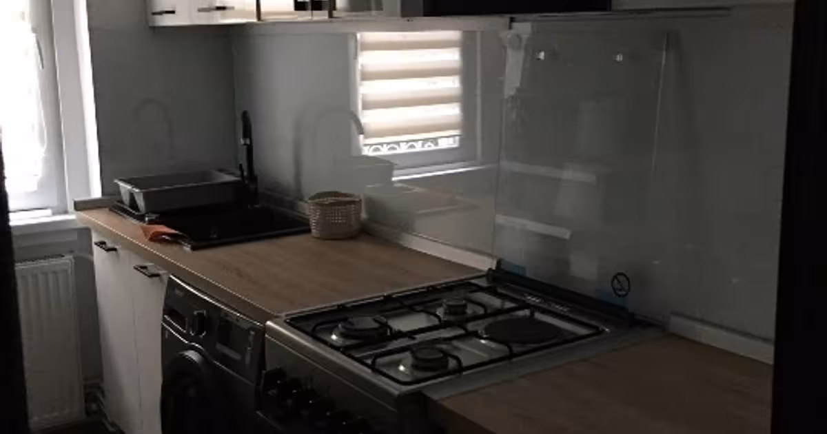 Apartament semidecomandat cu 2 camere în zona Gării, Brașov