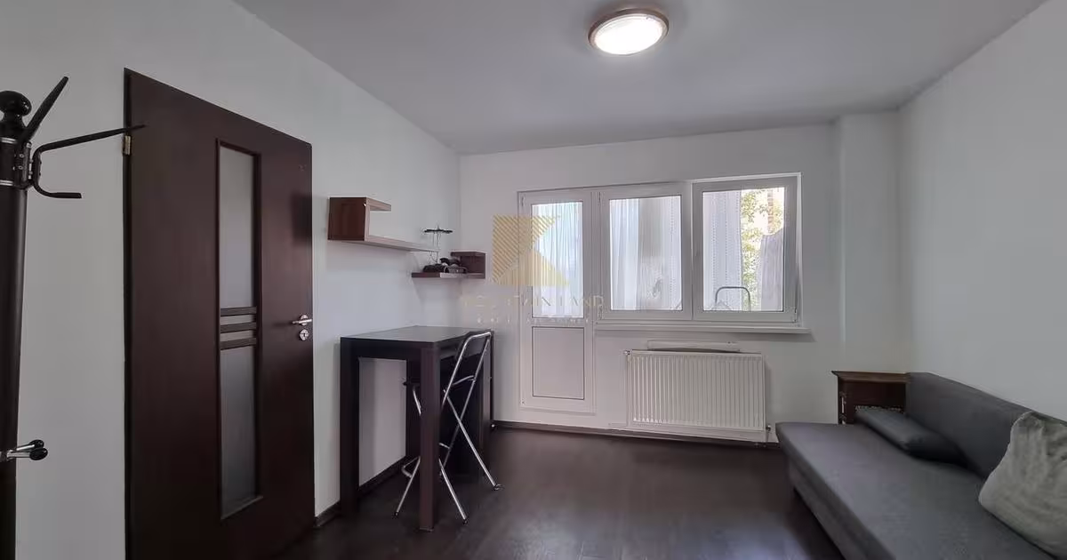 Apartament semidecomandat cu 3 camere în zona Gării, Brașov