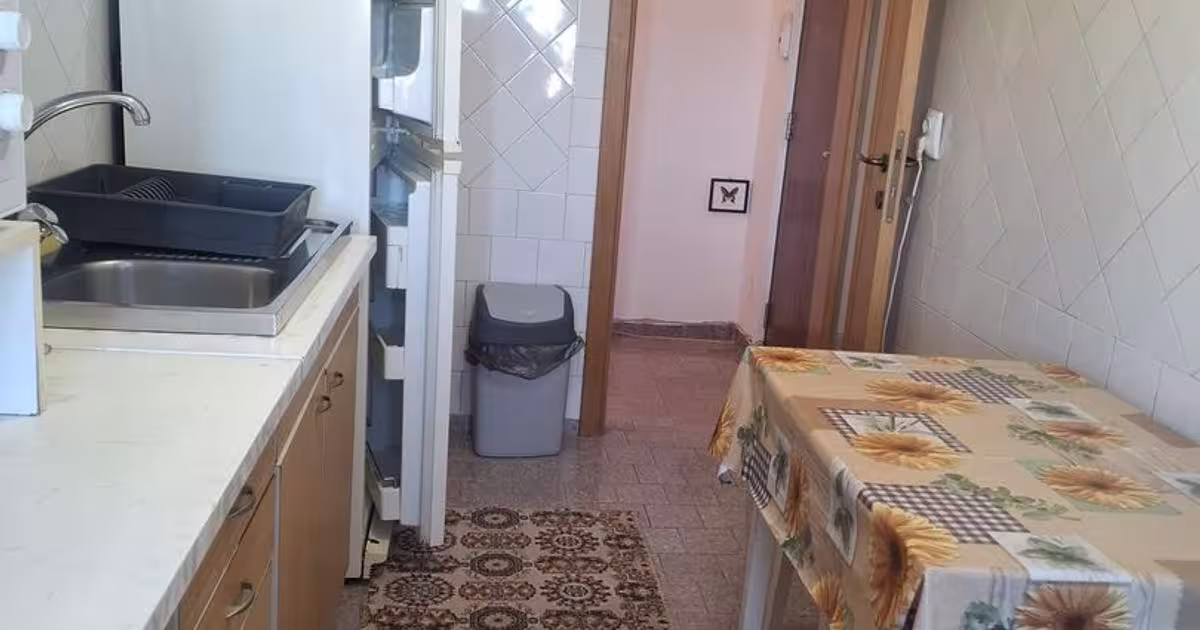 Apartament semidecomandat cu 2 camere în zona Griviței, Brașov
