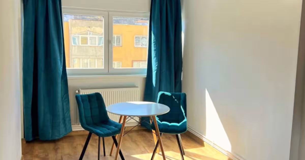 Apartament decomandat cu 2 camere în zona Griviței, Brașov