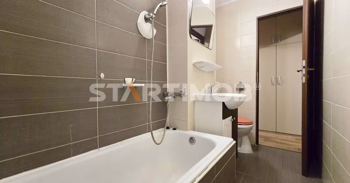 Apartament decomandat cu 3 camere în zona Răcădău, Brașov