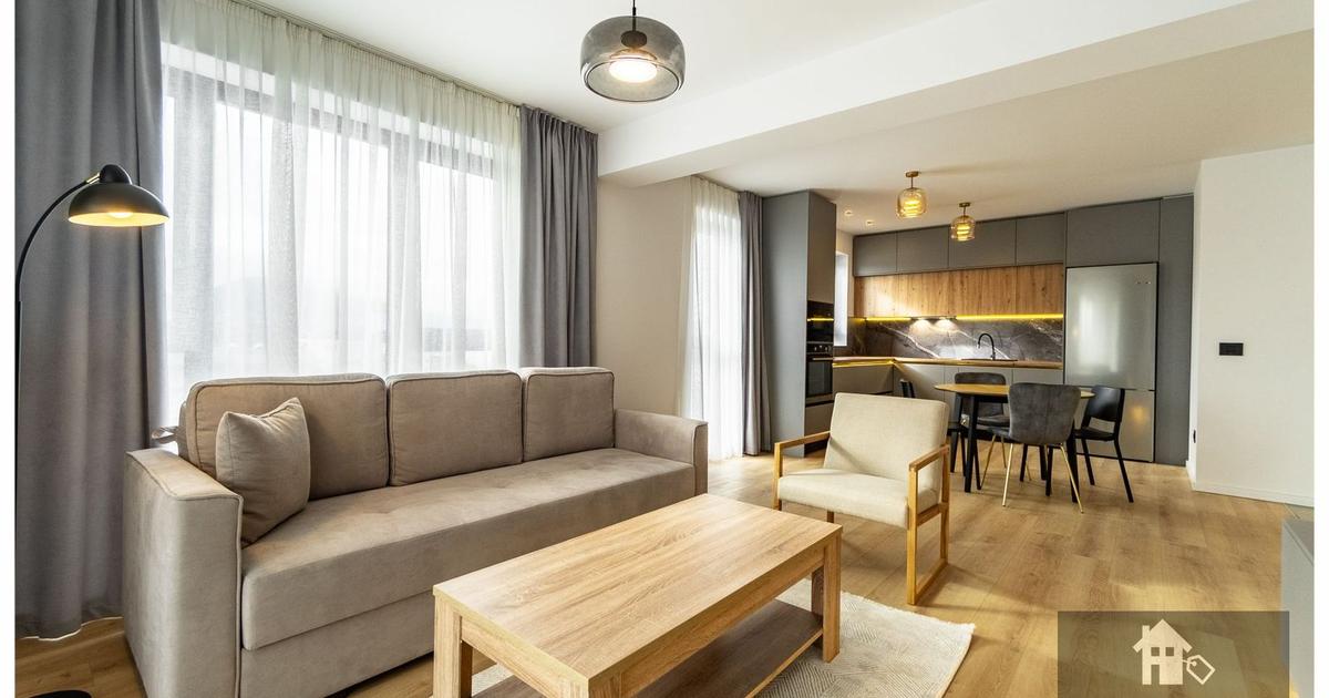 Apartament decomandat cu 2 camere în zona Tractorul, Brașov