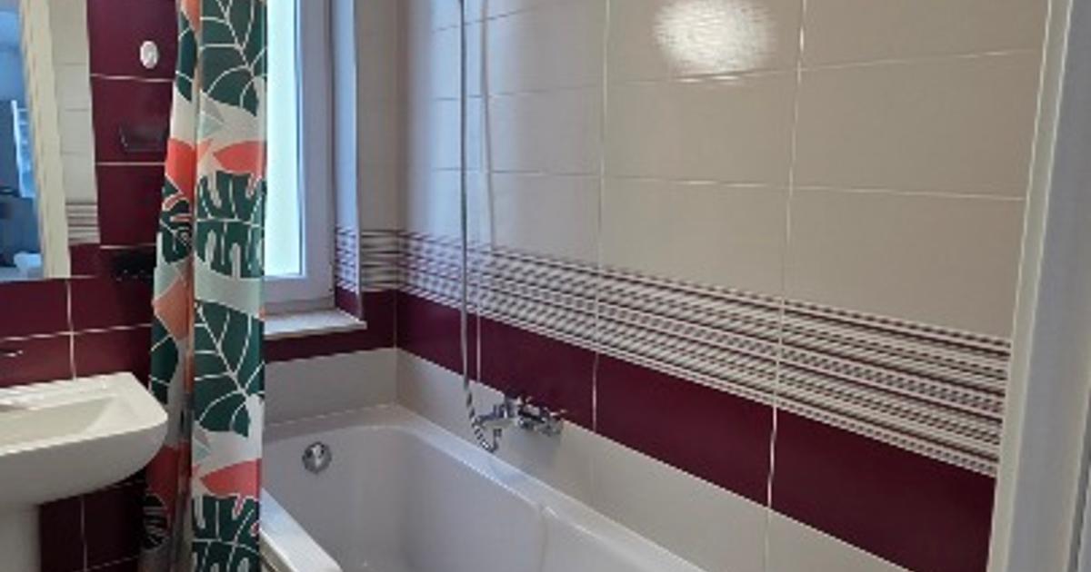 Apartament semidecomandat cu 2 camere în zona Tractorul, Brașov