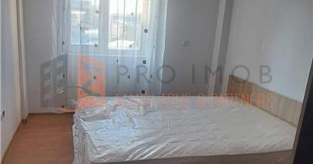 Apartament decomandat cu 3 camere în zona 1 Decembrie, Buzău