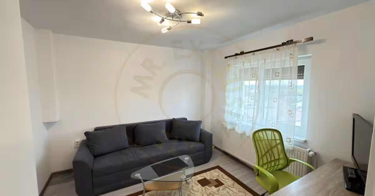 Apartament semidecomandat cu 3 camere în Carei