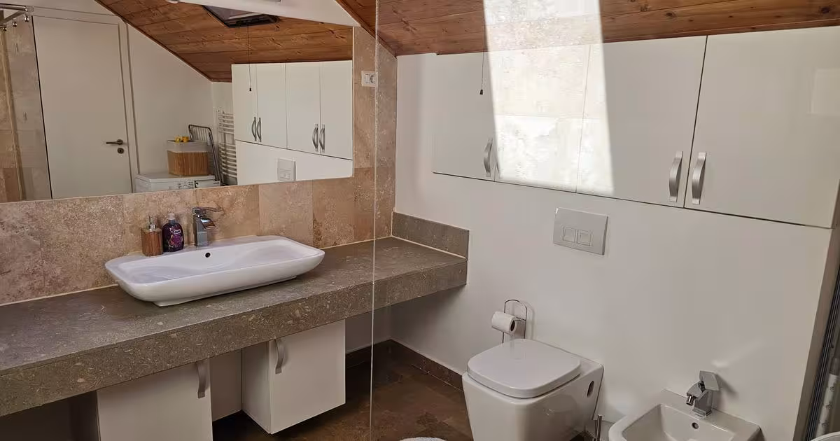 Apartament semidecomandat cu 2 camere în Dumbrăvița