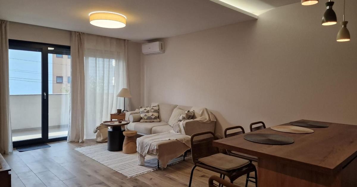 Apartament decomandat cu 2 camere în Dumbrăvița