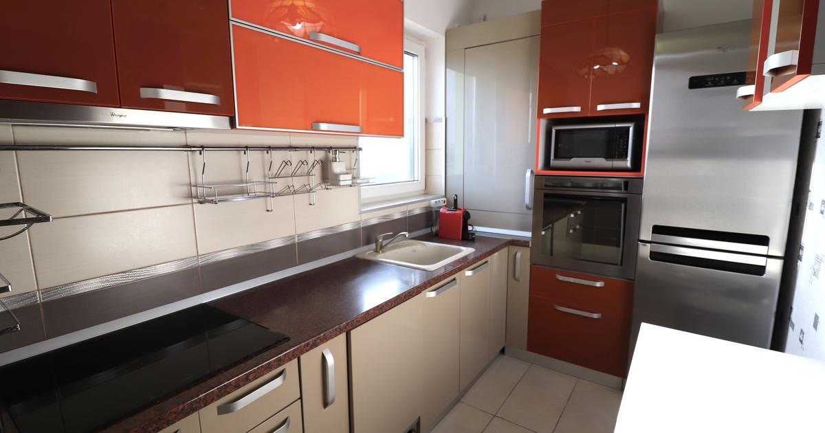 Apartament decomandat cu 3 camere în Dumbrăvița