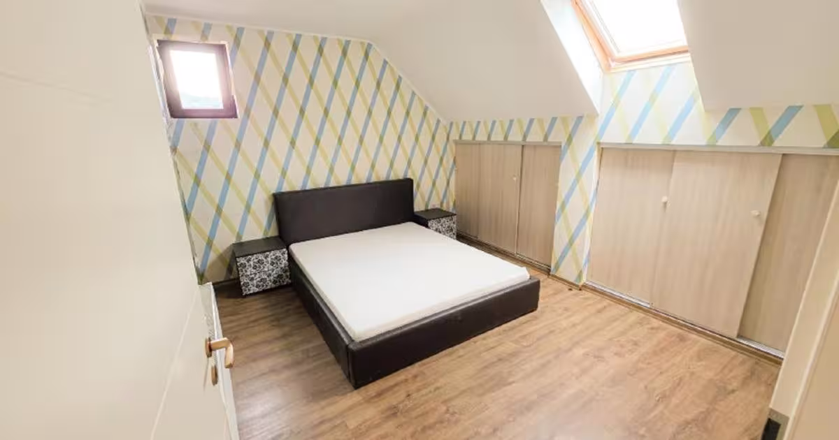 Apartament decomandat cu 4 camere în Florești