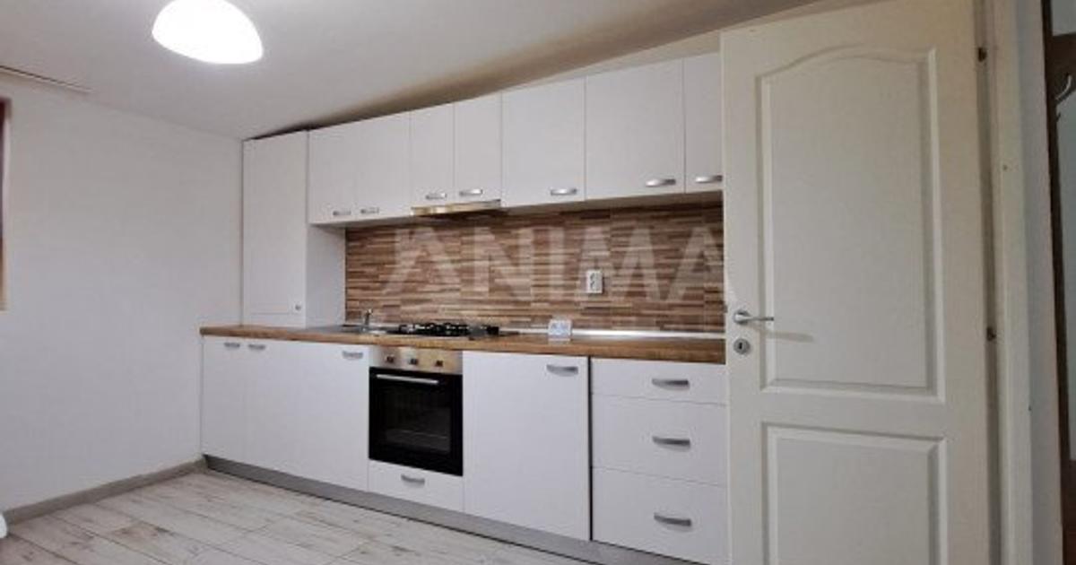 Apartament semidecomandat cu 3 camere în Florești