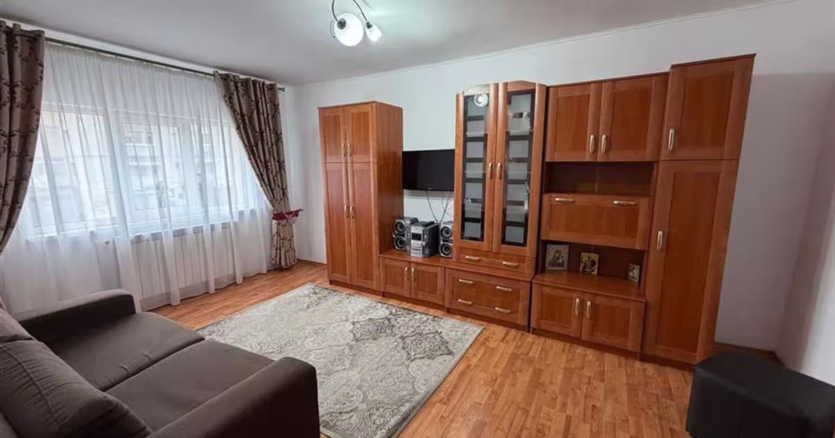 Apartament decomandat cu 2 camere în zona Est, Focșani