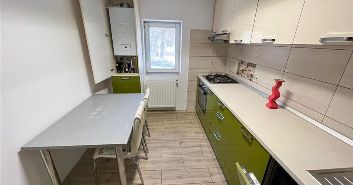 Apartament decomandat cu 3 camere în zona Est, Focșani