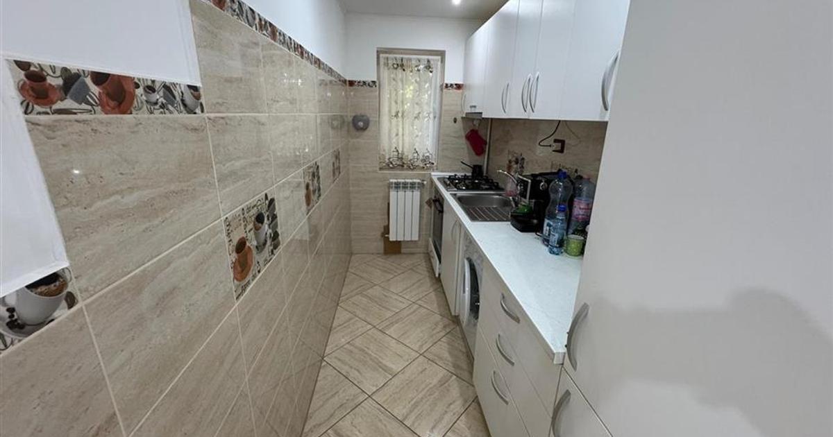 Apartament decomandat cu 2 camere în zona Sud, Focșani preț 1.300 RON / lună