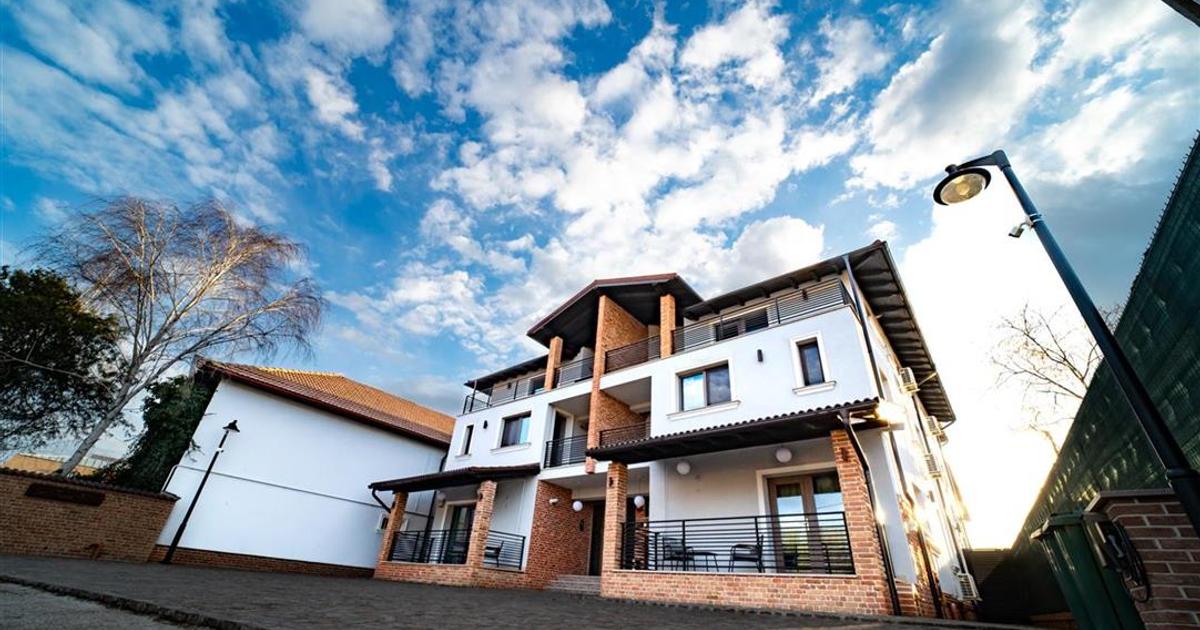 Apartament decomandat cu 3 camere în zona Ultracentral, Focșani preț 550 RON / lună