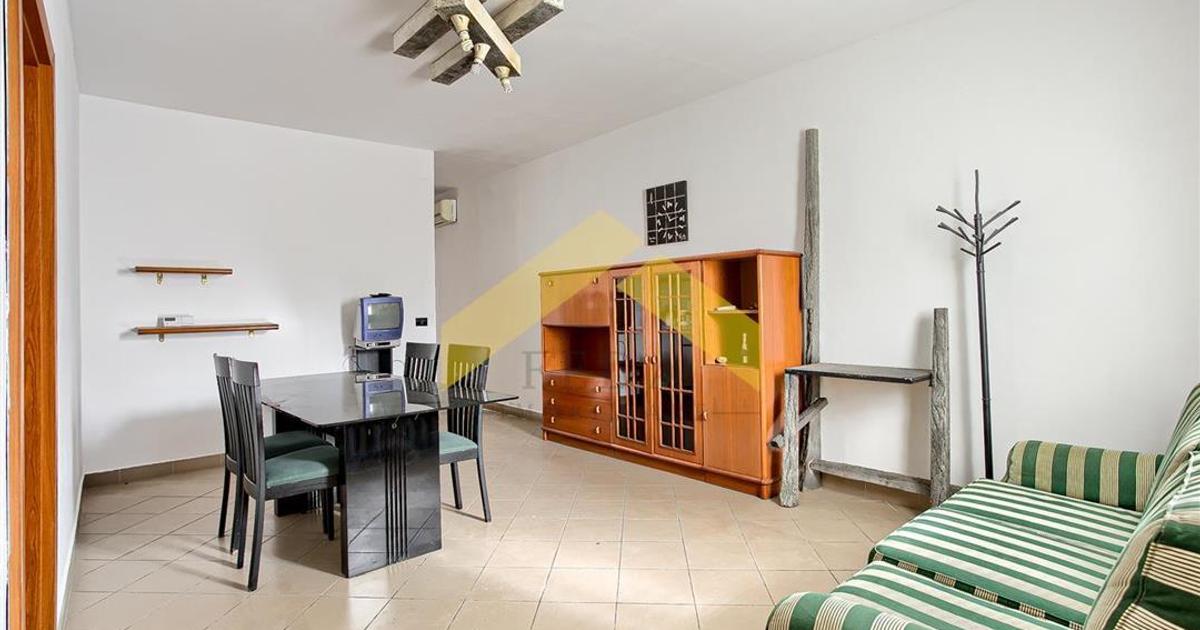 Apartament semidecomandat cu 3 camere în Galșa